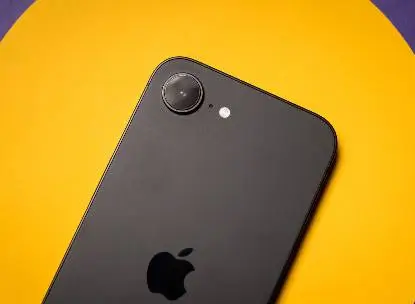 Смартфон iPhone 16e
